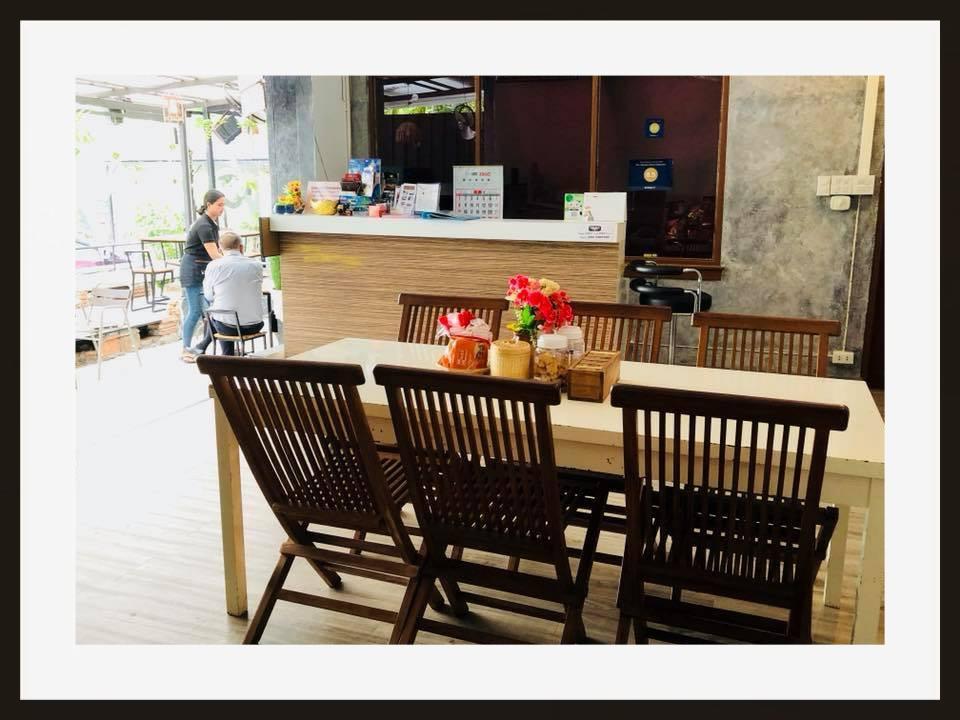 First 1 Boutique Hostel At Sukhumvit 1 Bangkok Exterior photo